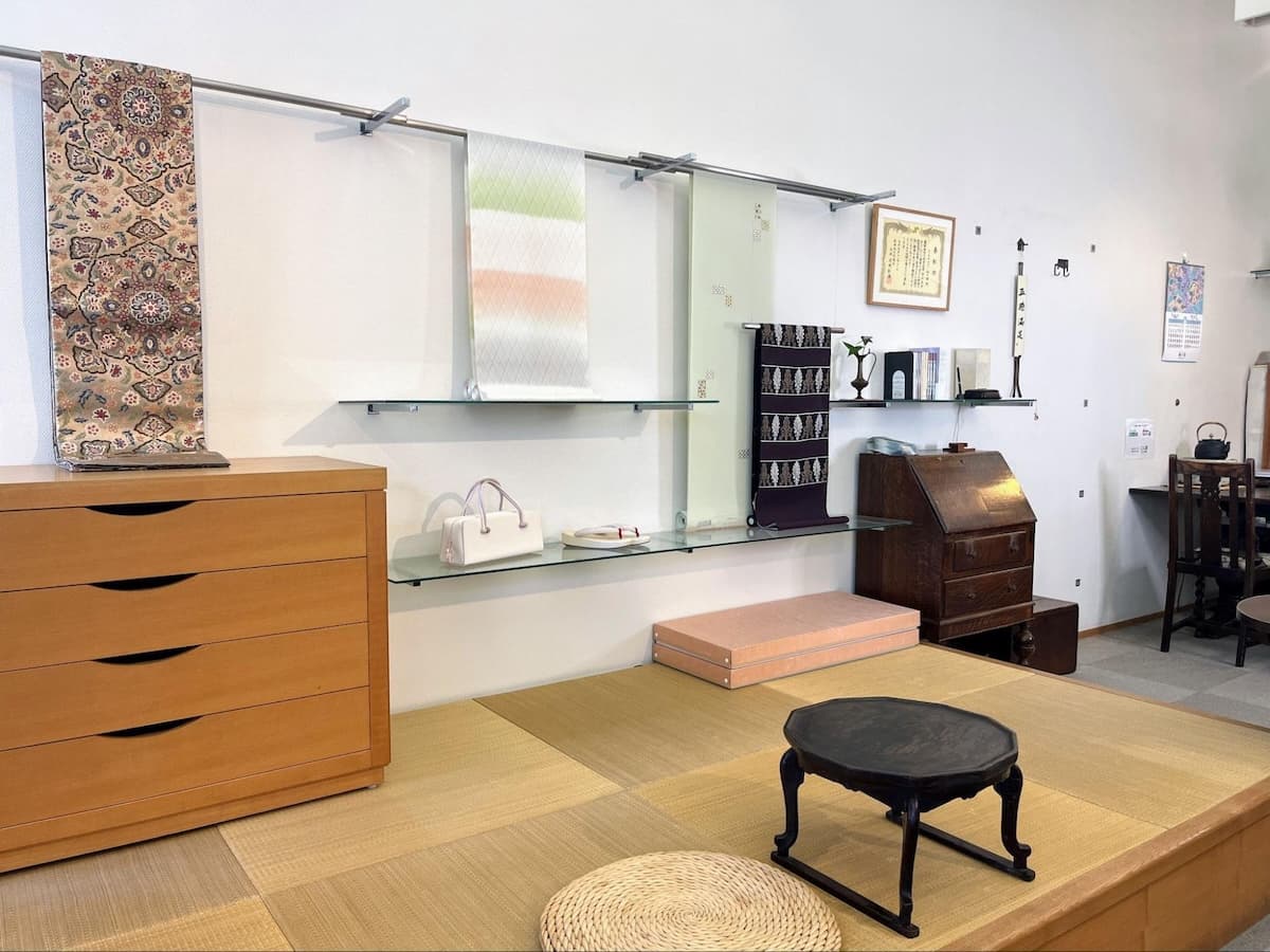 Salon Interior